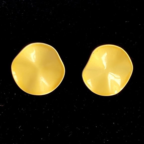 1980s Yellow Undulating Wave Enamel Stud Earrings Lightweight New Cushion Backs - Picture 2 of 8